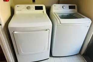 1846 Michele Dr, Sugar Land, TX 77498 - Photo 8