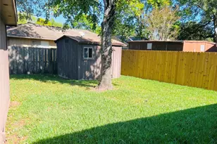 1846 Michele Dr, Sugar Land, TX 77498 - Photo 16