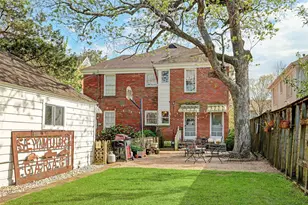 2112 Banks St, Houston, TX 77098 - Photo 12