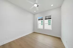 9419 E Montridge Ln, Houston, TX 77080 - Photo 24