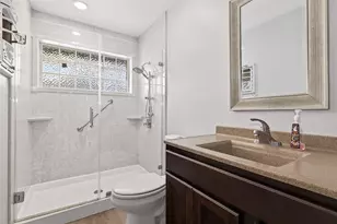 9670 Judalon Ln, Houston, TX 77063 - Photo 26