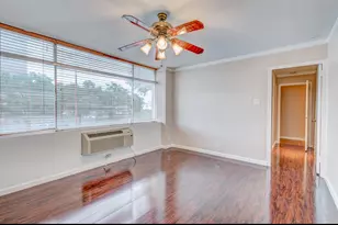 7520 Hornwood Dr, Houston, TX 77036 - Photo 10