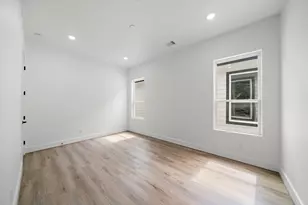 406 E 33rd St, Houston, TX 77018 - Photo 18