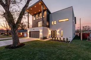 943 W 31st St, Houston, TX 77018 - Photo 2