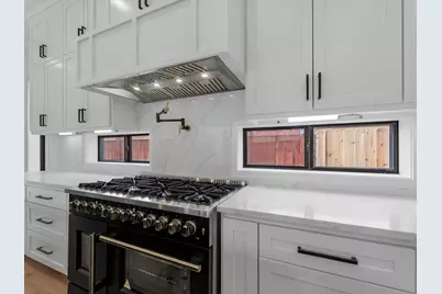 943 W 31st Street, Houston, TX 77018 - Photo 8