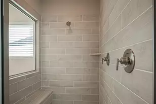 8926 Grovner Pl, Houston, TX 77055 - Photo 22