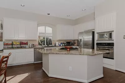 50 N Lansdowne Circle, The Woodlands, TX 77382 - Photo 8