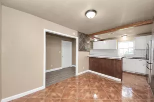 2510 Delaware Ave, League City, TX 77573 - Photo 8