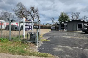 2116 Lockwood Dr, Houston, TX 77020 - Photo 2