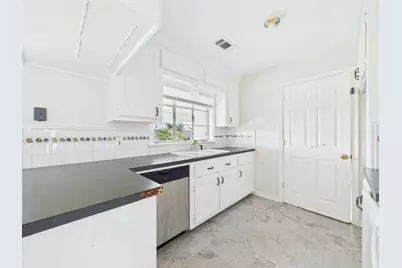 3035 Guese Road, Houston, TX 77018 - Photo 10