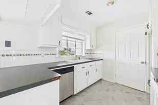 3035 Guese Rd, Houston, TX 77018 - Photo 10