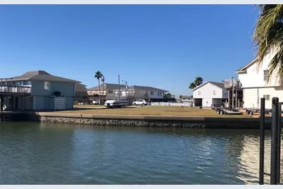 422 Tahiti Road, Tiki Island, TX 77554 - Photo 4