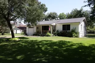 1316 Kathy Ave, Sealy, TX 77474 - Photo 1