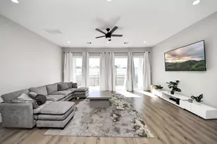 410 E 41st St, Houston, TX 77022 - Photo 12