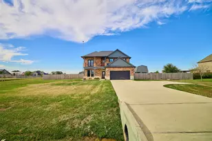 11718 Casadores Ln, Needville, TX 77461 - Photo 1