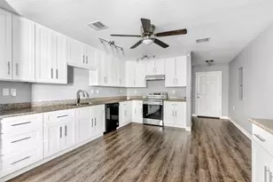 520 E Defee Ave, Baytown, TX 77520 - Photo 12