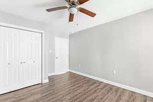 520 E Defee Ave, Baytown, TX 77520 - Photo 20