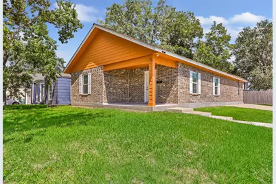 520 E Defee Avenue, Baytown, TX 77520 - Photo 2