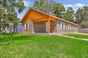 520 E Defee Ave, Baytown, TX 77520 - Photo 2