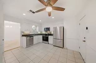 2219 Nantucket Dr, Houston, TX 77057 - Photo 12
