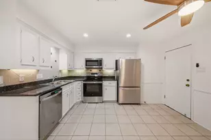 2219 Nantucket Dr, Houston, TX 77057 - Photo 14