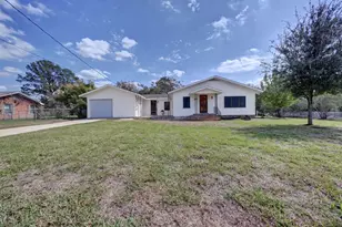 305 N Granville St, Bellville, TX 77418 - Photo 2