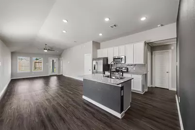 915 Silver Birch Branch, Magnolia, TX 77354 - Photo 4