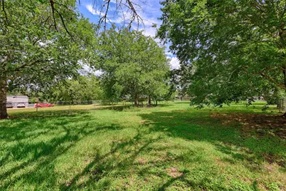 903 N Glendale Street, Hallettsville, TX 77964 - Photo 20