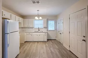 903 N Glendale St, Hallettsville, TX 77964 - Photo 4