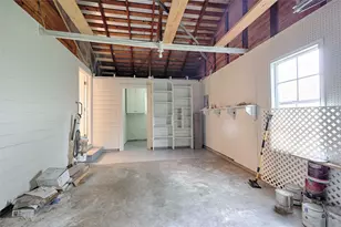 903 N Glendale St, Hallettsville, TX 77964 - Photo 18