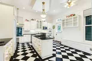 1428 Ball, Galveston, TX 77550 - Photo 18