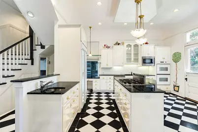 1428 Ball, Galveston, TX 77550 - Photo 16