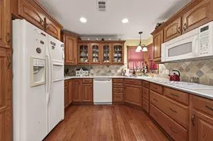 2 Magnolia Ln, Huffman, TX 77336 - Photo 8