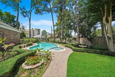 11918 Queensbury Lane, Houston, TX 77024 - Photo 46
