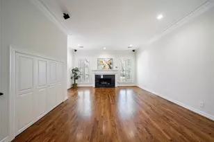 11918 Queensbury Ln, Houston, TX 77024 - Photo 22