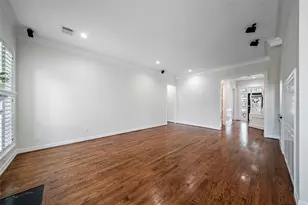 11918 Queensbury Ln, Houston, TX 77024 - Photo 20