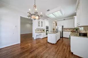 11918 Queensbury Ln, Houston, TX 77024 - Photo 16