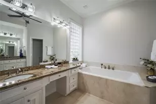 11918 Queensbury Ln, Houston, TX 77024 - Photo 28