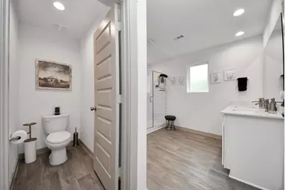 205 Lakeway Circle, Anahuac, TX 77514 - Photo 24