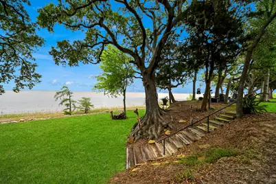 205 Lakeway Circle, Anahuac, TX 77514 - Photo 36