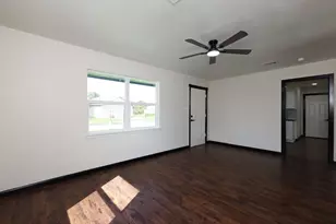 9015 Vinearbor St, Houston, TX 77033 - Photo 28