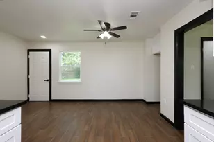 9015 Vinearbor St, Houston, TX 77033 - Photo 8