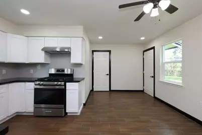 9015 Vinearbor Street, Houston, TX 77033 - Photo 4