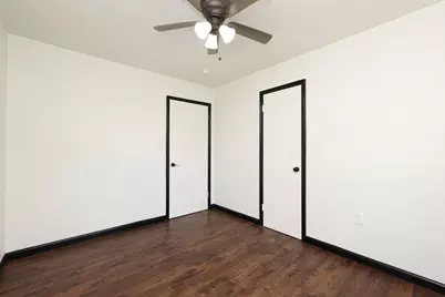 9015 Vinearbor Street, Houston, TX 77033 - Photo 24