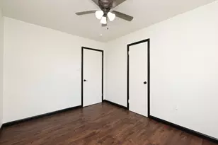 9015 Vinearbor St, Houston, TX 77033 - Photo 24