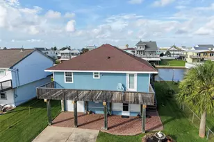 3815 Antascosa Key Dr, Galveston, TX 77554 - Photo 2