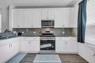 7306 Madison Cmns Ln, Houston, TX 77075 - Photo 10