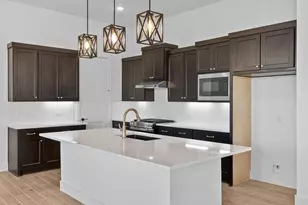 12019 Canal View Blvd, Mont Belvieu, TX 77523 - Photo 4