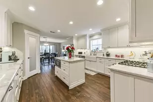 2210 Canterbury Ct, Deer Park, TX 77536 - Photo 2