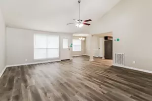 7327 Shady Vale Ln, Houston, TX 77040 - Photo 4